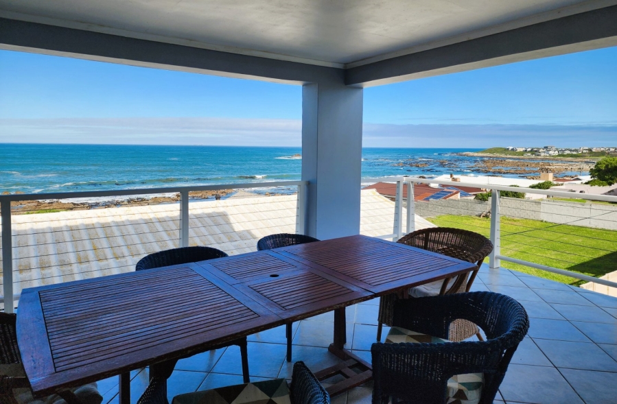 6 Bedroom Property for Sale in Kleinbaai Western Cape